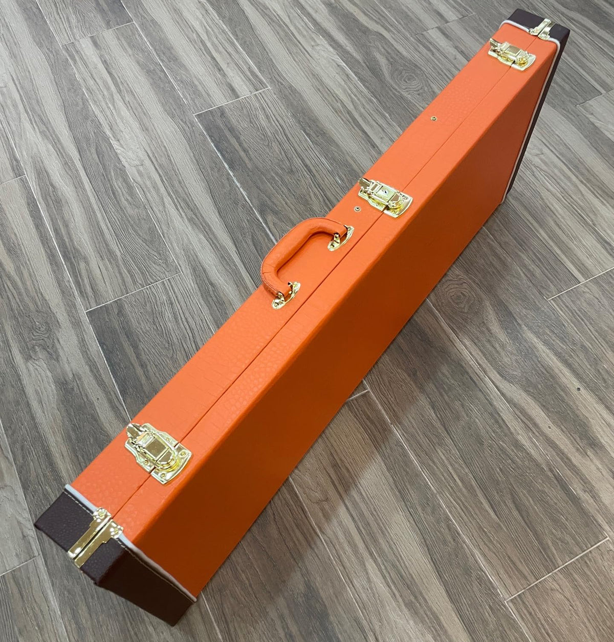 39" Electric Guitar Hard Case with Lockable Wood Frame and Plush Interior N974066